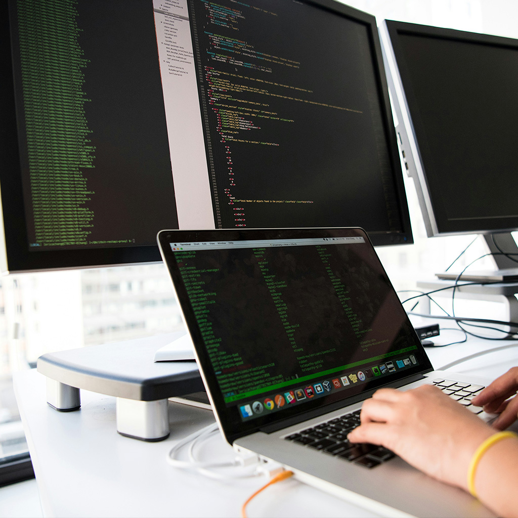 Découvrez comment l'orchestration IT permet d'optimiser les processus métier en automatisant et en coordonnant les ressources informatiques pour une efficacité accrue.