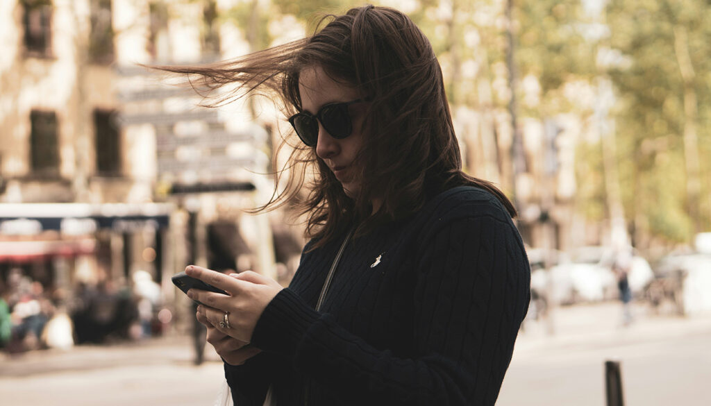 Interface de smartphone regroupant agenda, paiements et documents pour une gestion centralisée