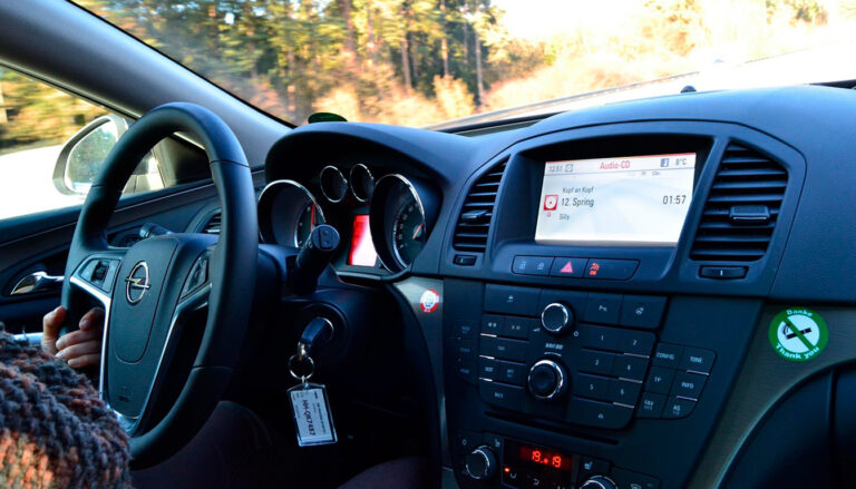 Auto-école en ligne en France : le comparatif 2026 selon les besoins personnels les plus fréquents