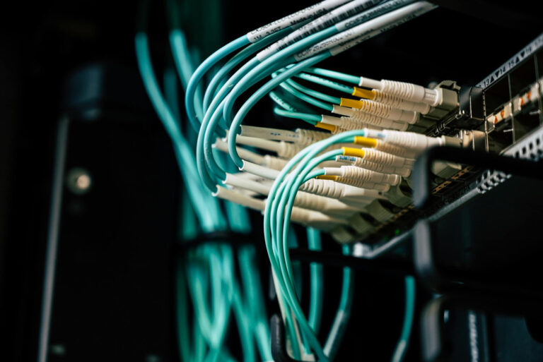 Fibre optique : comment anticiper la fin du réseau cuivre et migrer sereinement ?