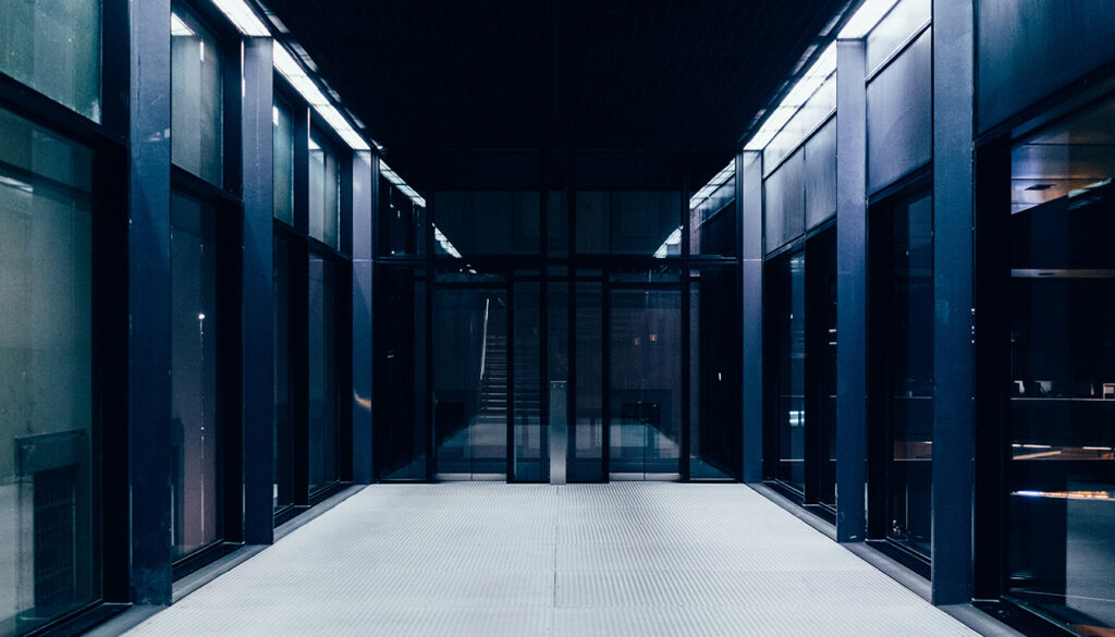 Découvrez pourquoi de plus en plus d'entreprises choisissent des ERP français pour leur gestion, en alliant proximité, conformité réglementaire et support adapté.