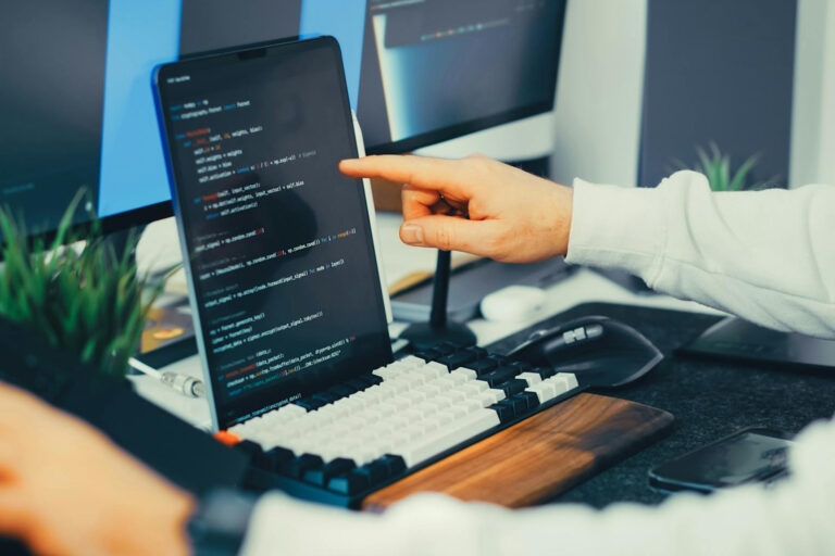n8n vs Make comparatif des — comparaison des logiciels d'automatisation