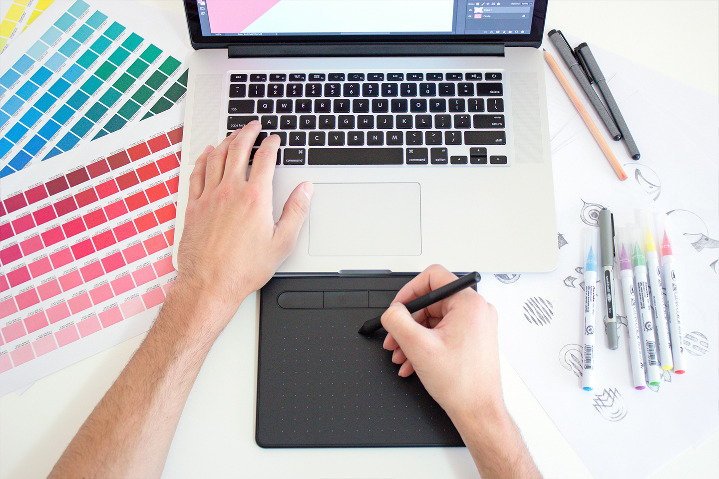 découvrez comment créer une charte graphique efficace pour votre site web avec nos méthodes et outils clés, afin d'assurer une identité visuelle cohérente et professionnelle.