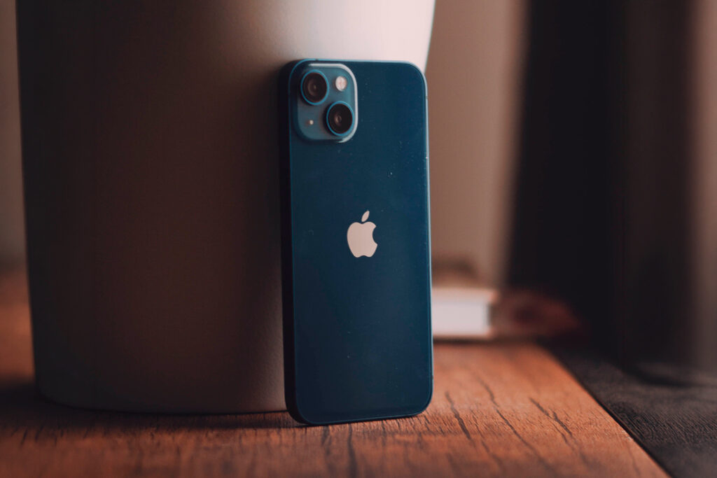 Découvrez l'iPhone reconditionné, l'alternative intelligente pour bénéficier d'un smartphone haut de gamme à prix réduit, alliant qualité, performance et économie.