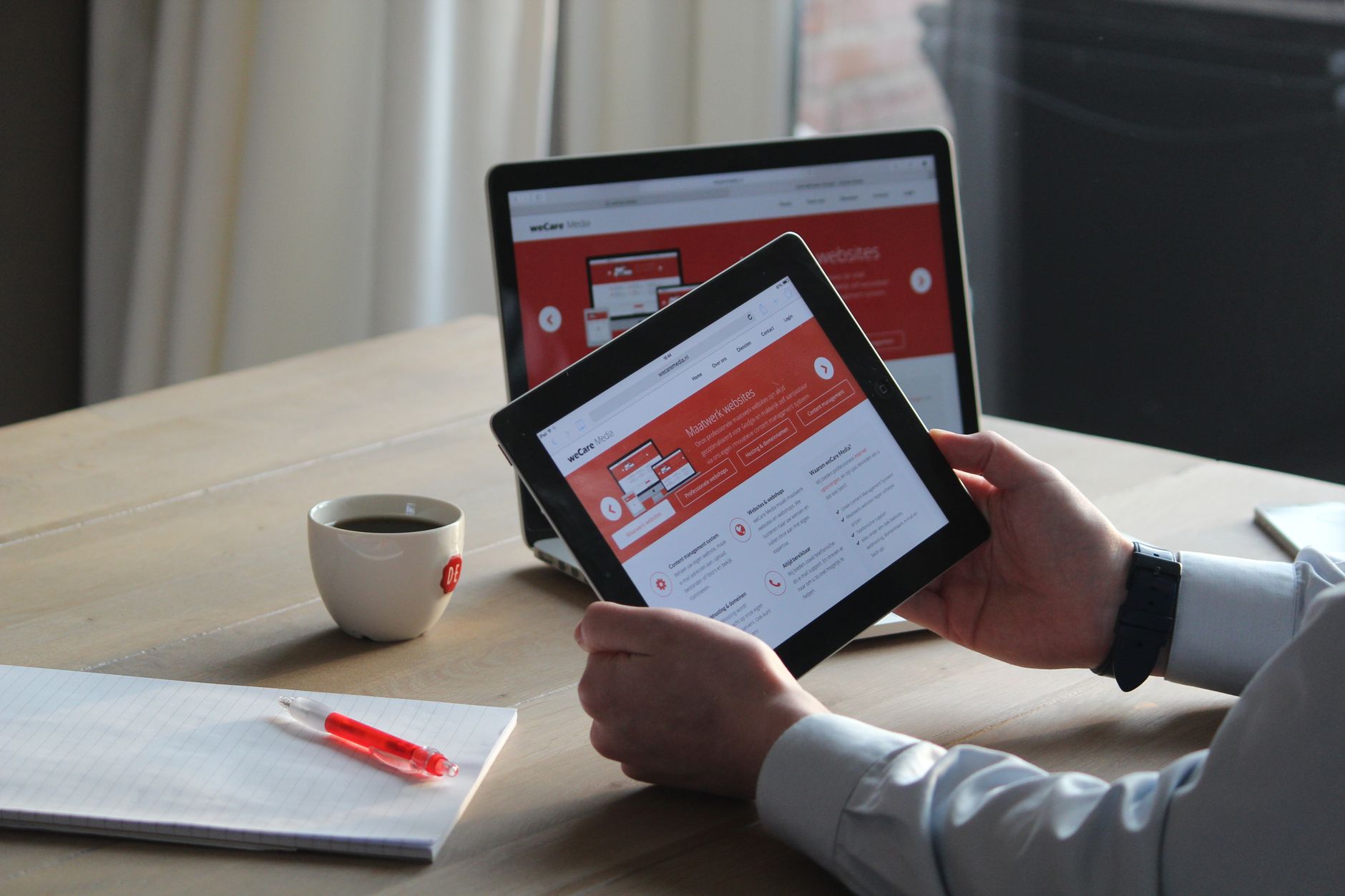 Combien facturer un site WordPress vitrine : bases de prix et variables cachées — espace de travail conception site WordPress