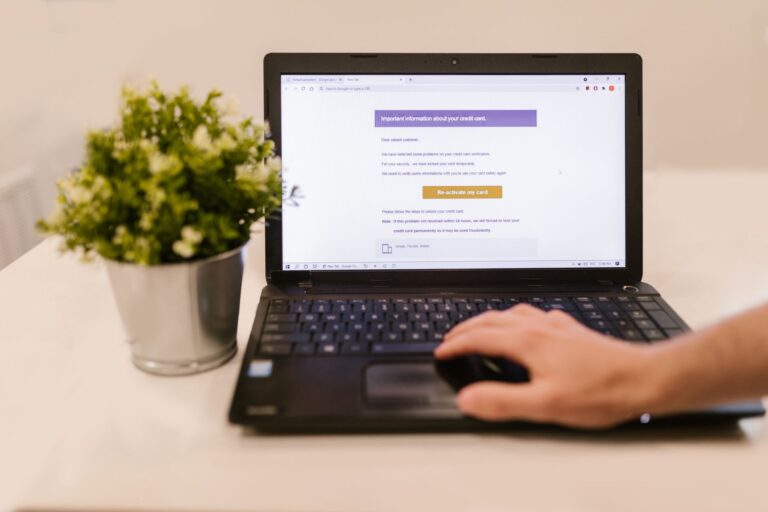 Comment envoyer un mail en — programmation d'email sur écran d'ordinateur