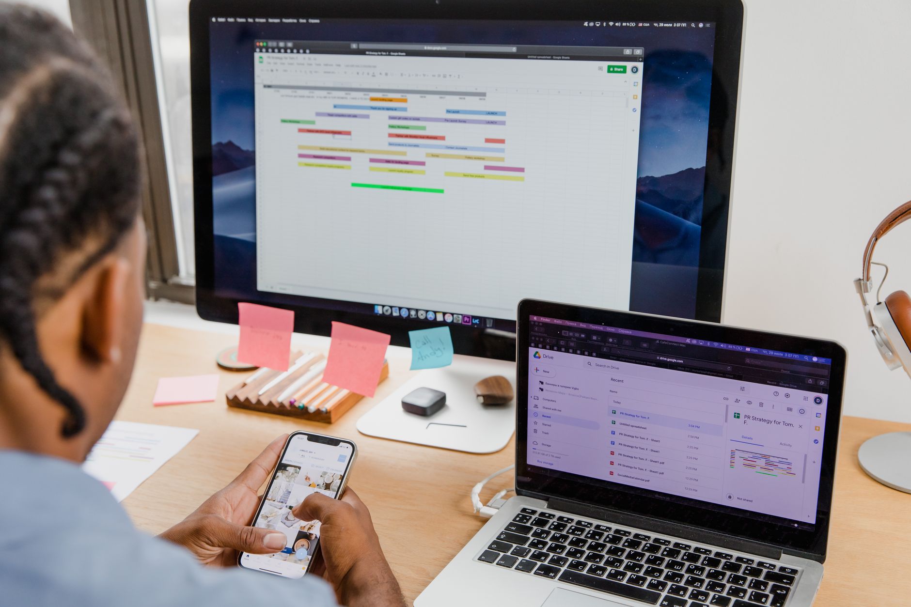 Organisation boîte mail Outlook professionnel : poser une structure qui tient la route — boîte mail organisée sur écran d'ordinateur