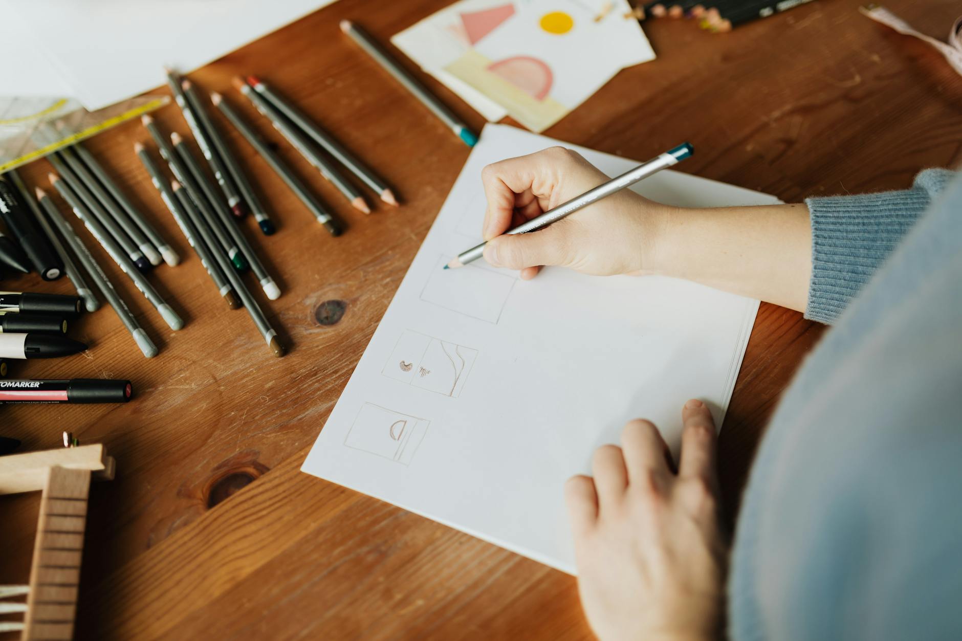 Pourquoi un logo vectoriel change tout pour une marque, bien au-delà de la technique — processus de conception de logo vectoriel