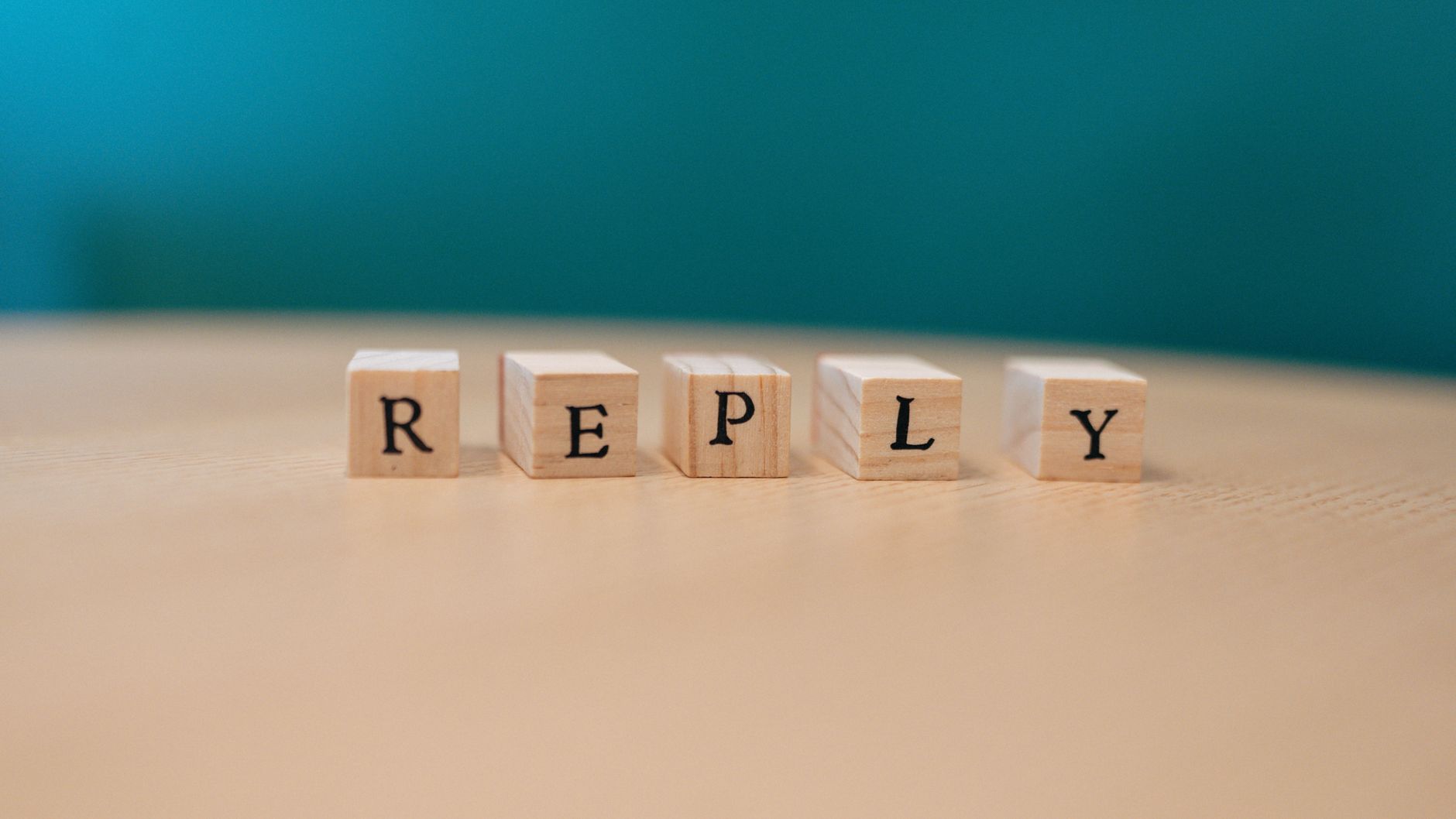Email noreply : définition, fonctionnement réel et ce qui se passe quand tu réponds — boîte email avec message noreply