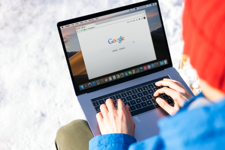 Pourquoi mon site WordPress n'apparaît — personne utilisant un ordinateur pour le SEO
