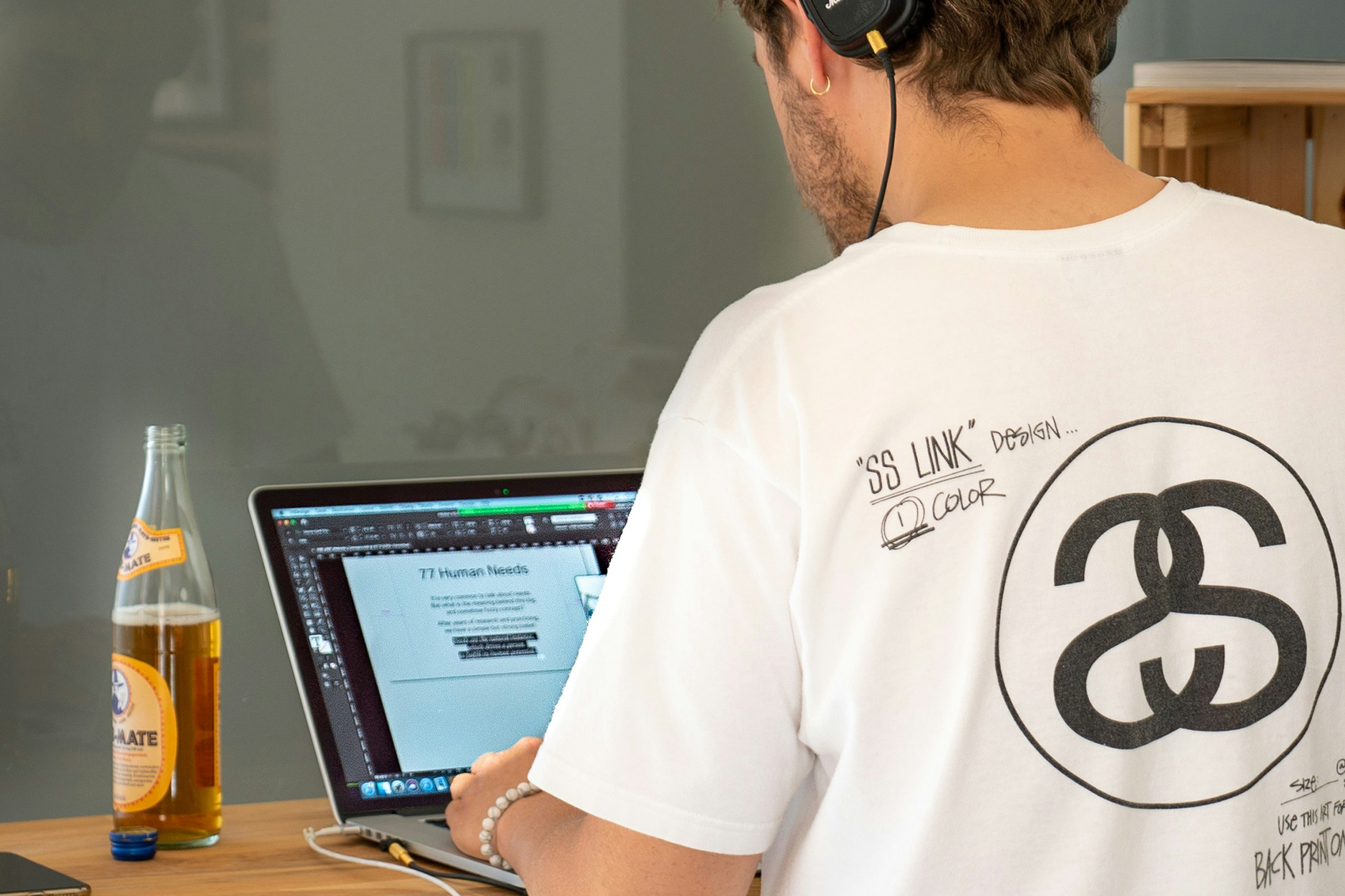 apprenez à ajouter facilement une nouvelle police sur indesign grâce à notre guide étape par étape pour importer et activer une typo en quelques clics.