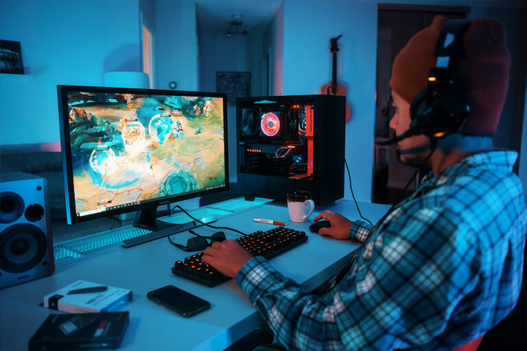 Découvrez comment choisir l'alimentation PC idéale pour votre nouvelle configuration afin d'assurer performance et sécurité à votre système.