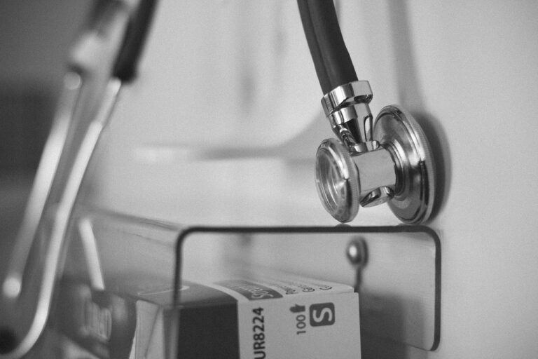 Découvrez comment la mutuelle santé 3.0 révolutionne la couverture et la prévention grâce à l'intelligence artificielle et aux données de santé connectée, pour une protection personnalisée et efficace.