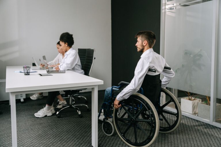Audit accessibilité RGAA étapes clés, — vérification accessibilité bureau