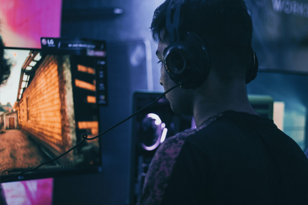 Découvrez 5 bonnes raisons de louer un serveur dédié pour vos parties multijoueurs et améliorez la performance, la stabilité et la sécurité de vos sessions de jeu en ligne.