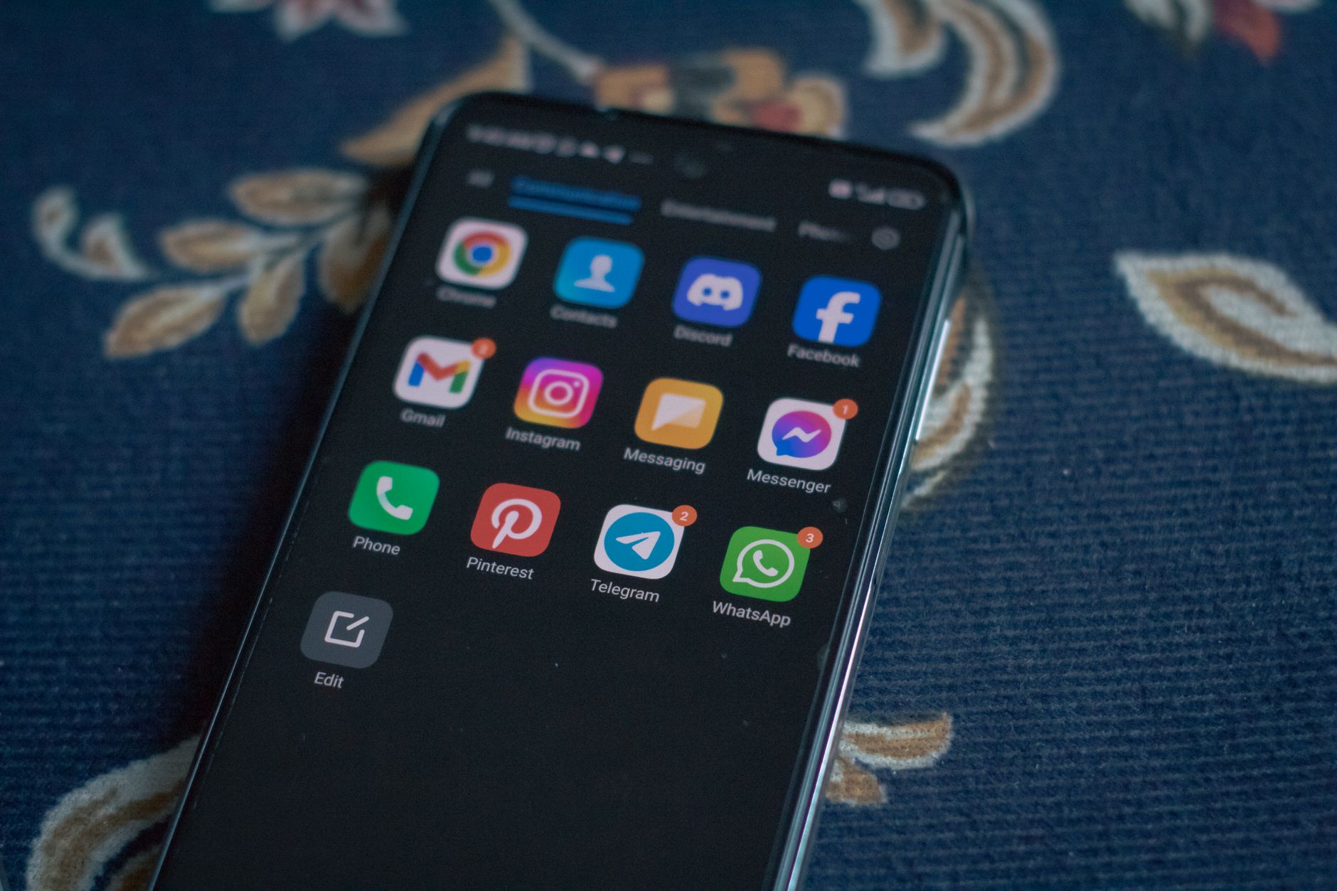 Canaux Telegram interdits : entre censure, modération et obligations du DSA — application Telegram sur écran de smartphone