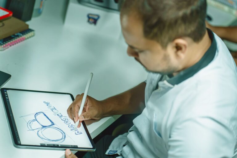 Comment créer un logo pour — processus de création de logo créatif