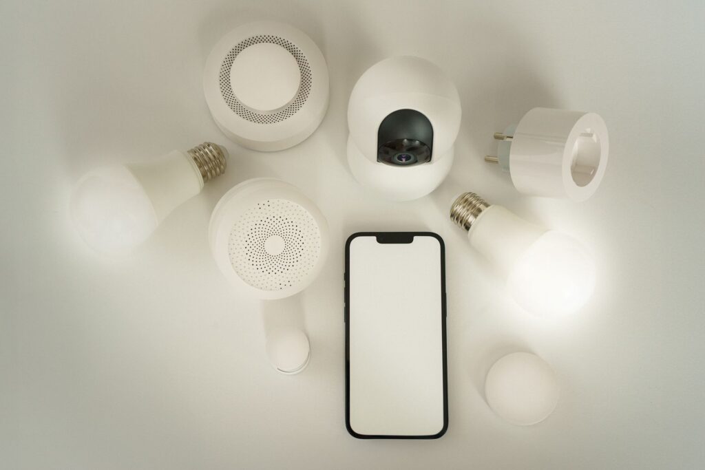 Développeur IoT missions, compétences requises — développeur IoT travaillant sur des appareils