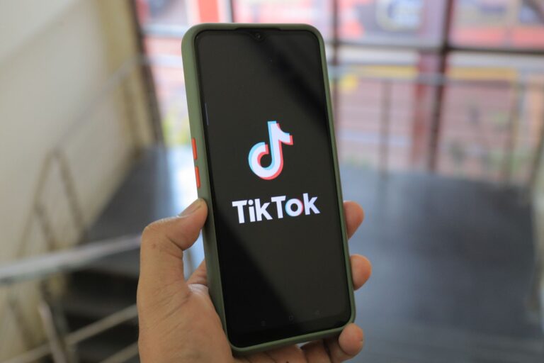 Générateur de like TikTok comment — engagement sur les réseaux sociaux TikTok