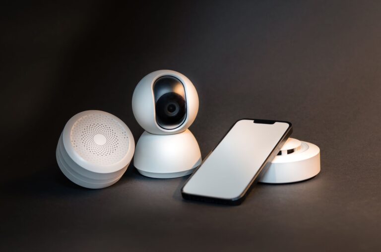 Sécurité IoT protéger vos objets — dispositifs de sécurité maison intelligente