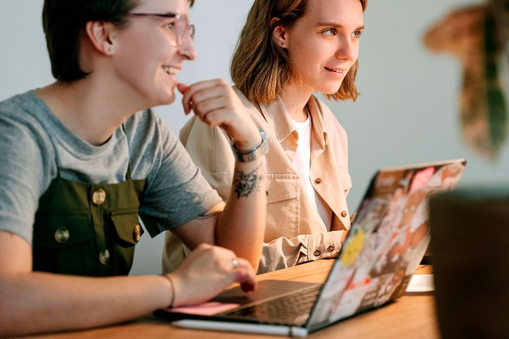 Découvrez comment le numérique révolutionne les métiers de la communication en apportant innovation, efficacité et nouvelles opportunités aux professionnels du secteur.