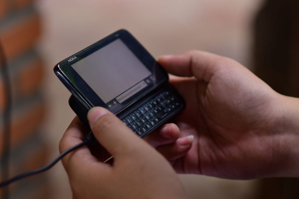MeeGo Linux origines, téléchargement et — smartphone Nokia interface MeeGo