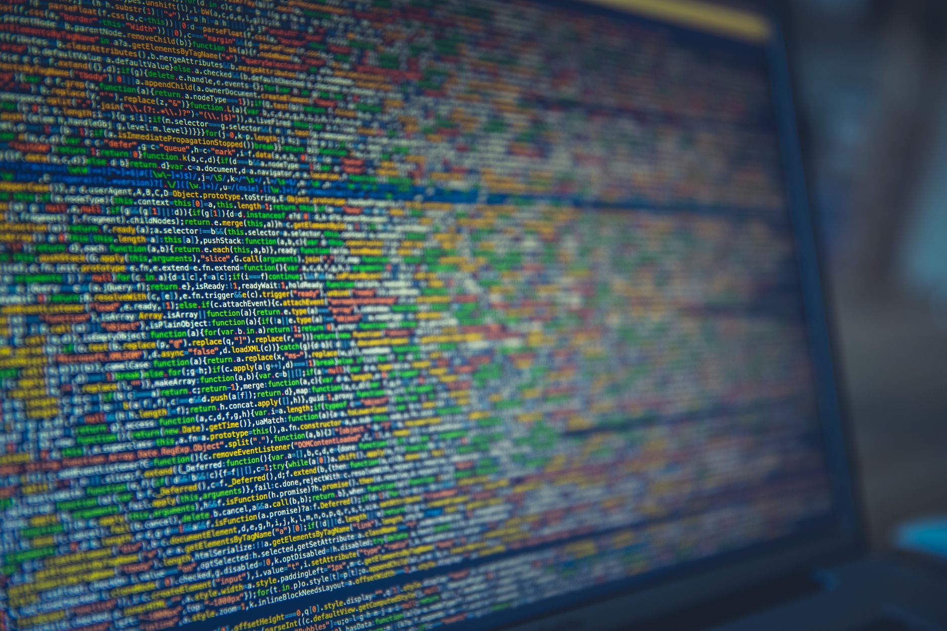 Microsoft Compatibility Telemetry sur Windows 10 : rôle réel et fonctionnement de base — écran d'ordinateur analyse de données télémétriques