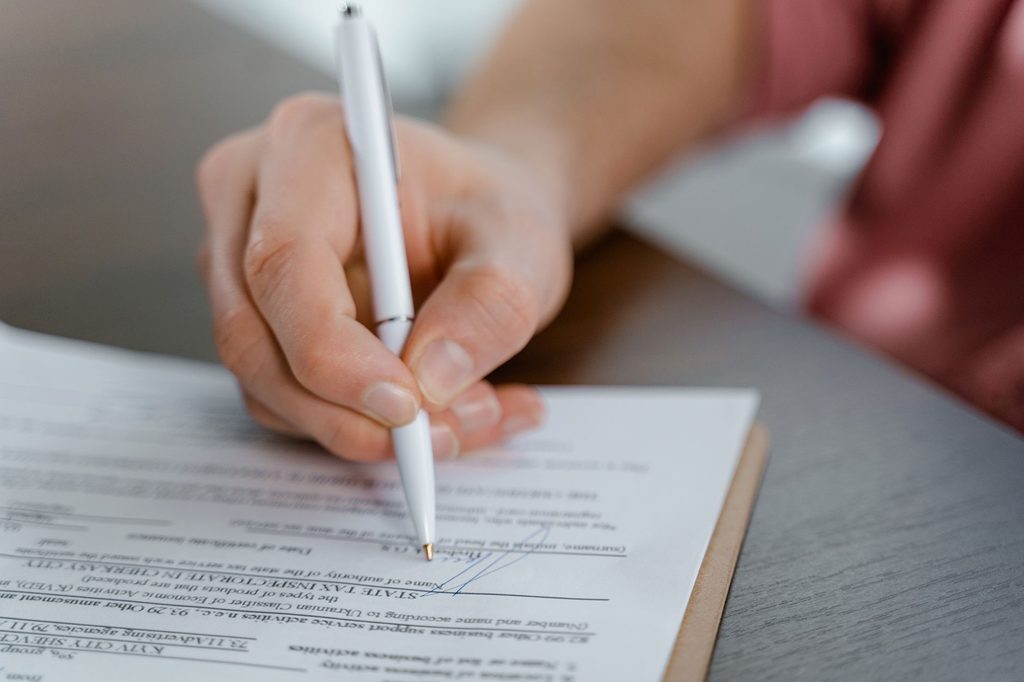 Bail de location conforme : comment l'IA aide à rédiger un contrat à jour