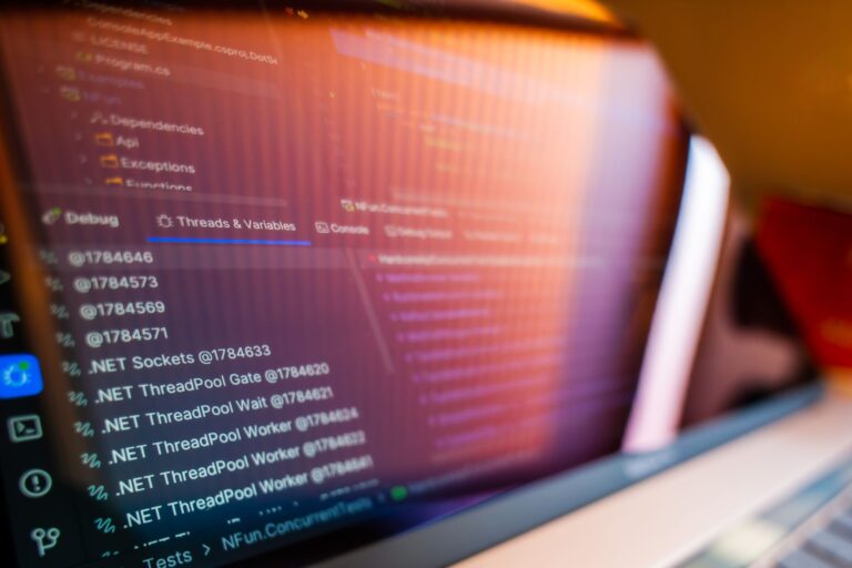Prix VMware licences, abonnements et — interface logiciel VMware sur écran d'ordinateur
